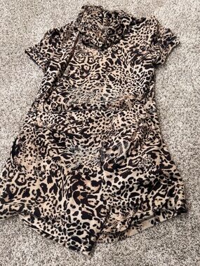 Juicy Leopard Print Short Romper with Hood